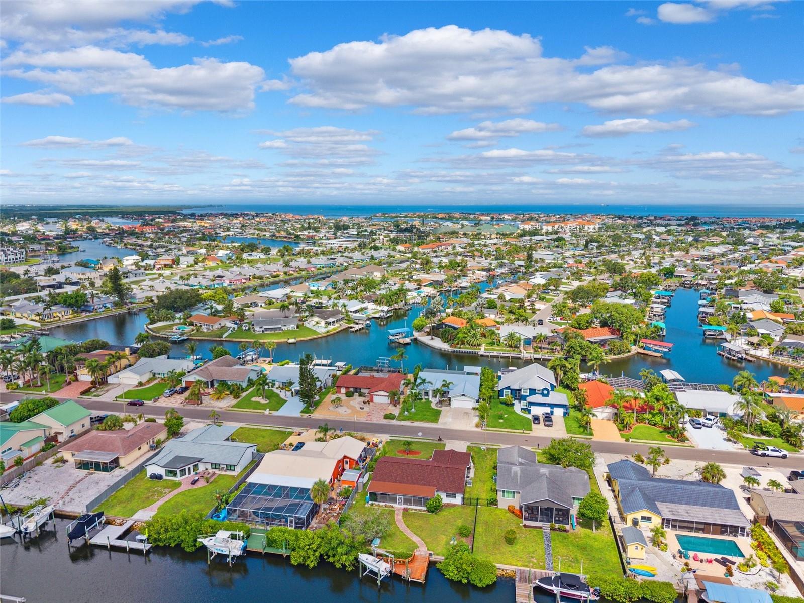 Listing photo id 43 for 6521 Bimini Court