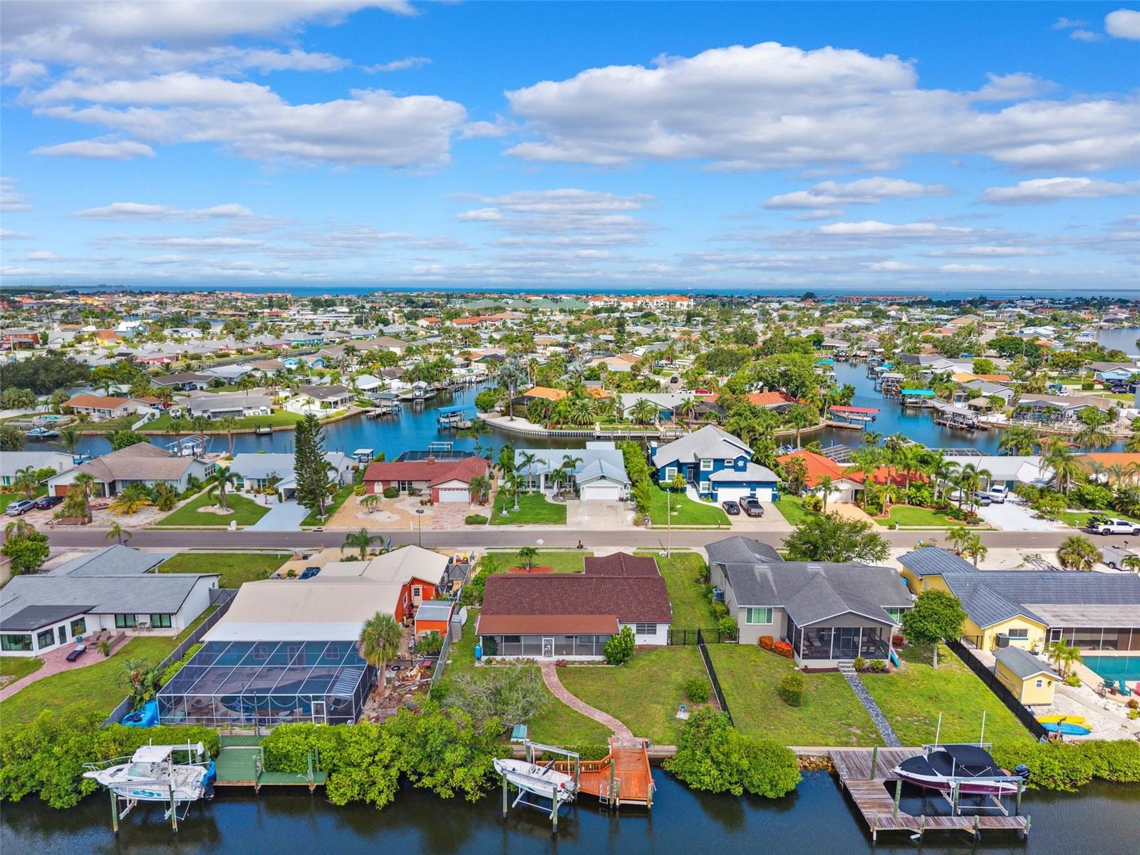 Listing photo id 44 for 6521 Bimini Court
