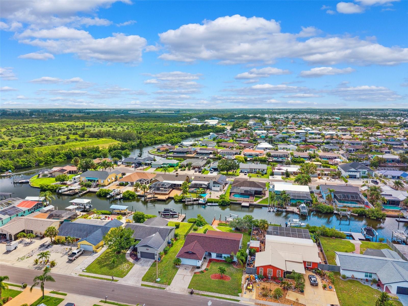 Listing photo id 47 for 6521 Bimini Court