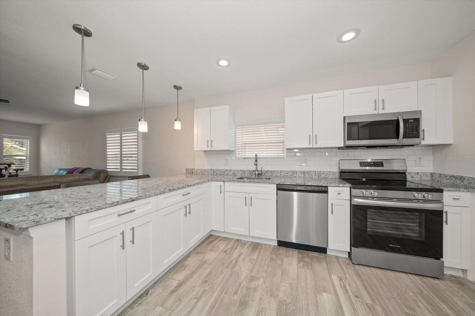 Image 10 of 31 For 520 34th Avenue N