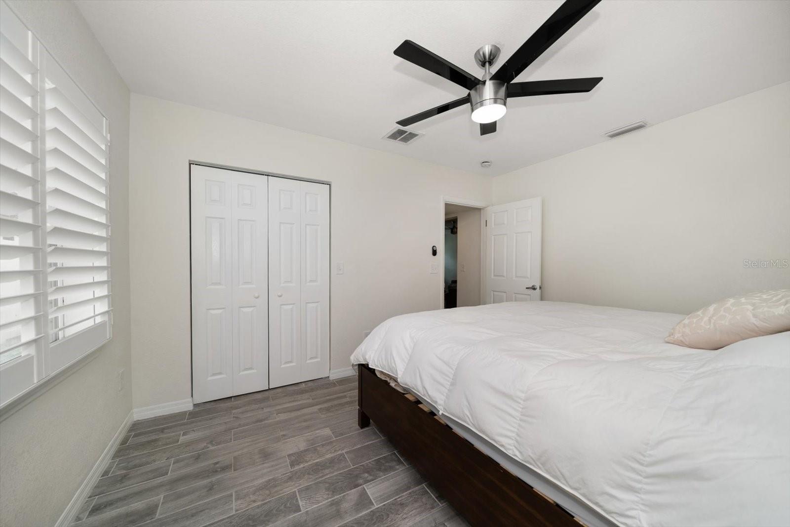 Image 15 of 31 For 520 34th Avenue N