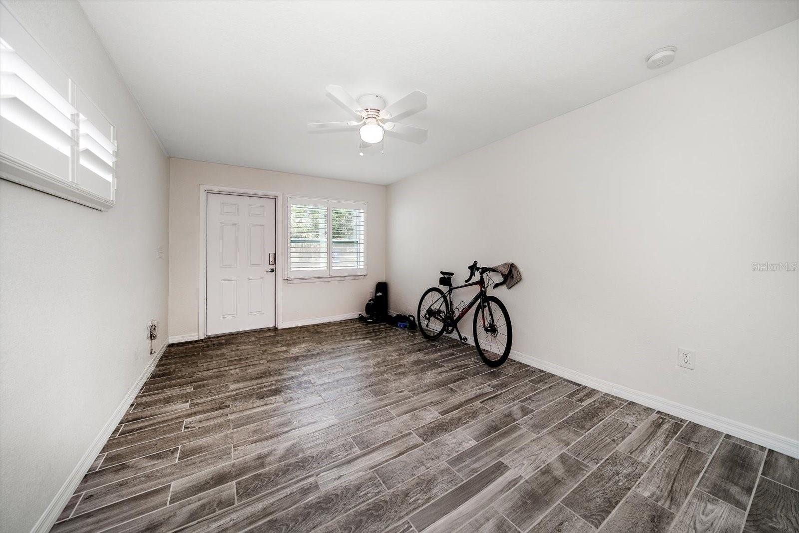 Image 23 of 31 For 520 34th Avenue N