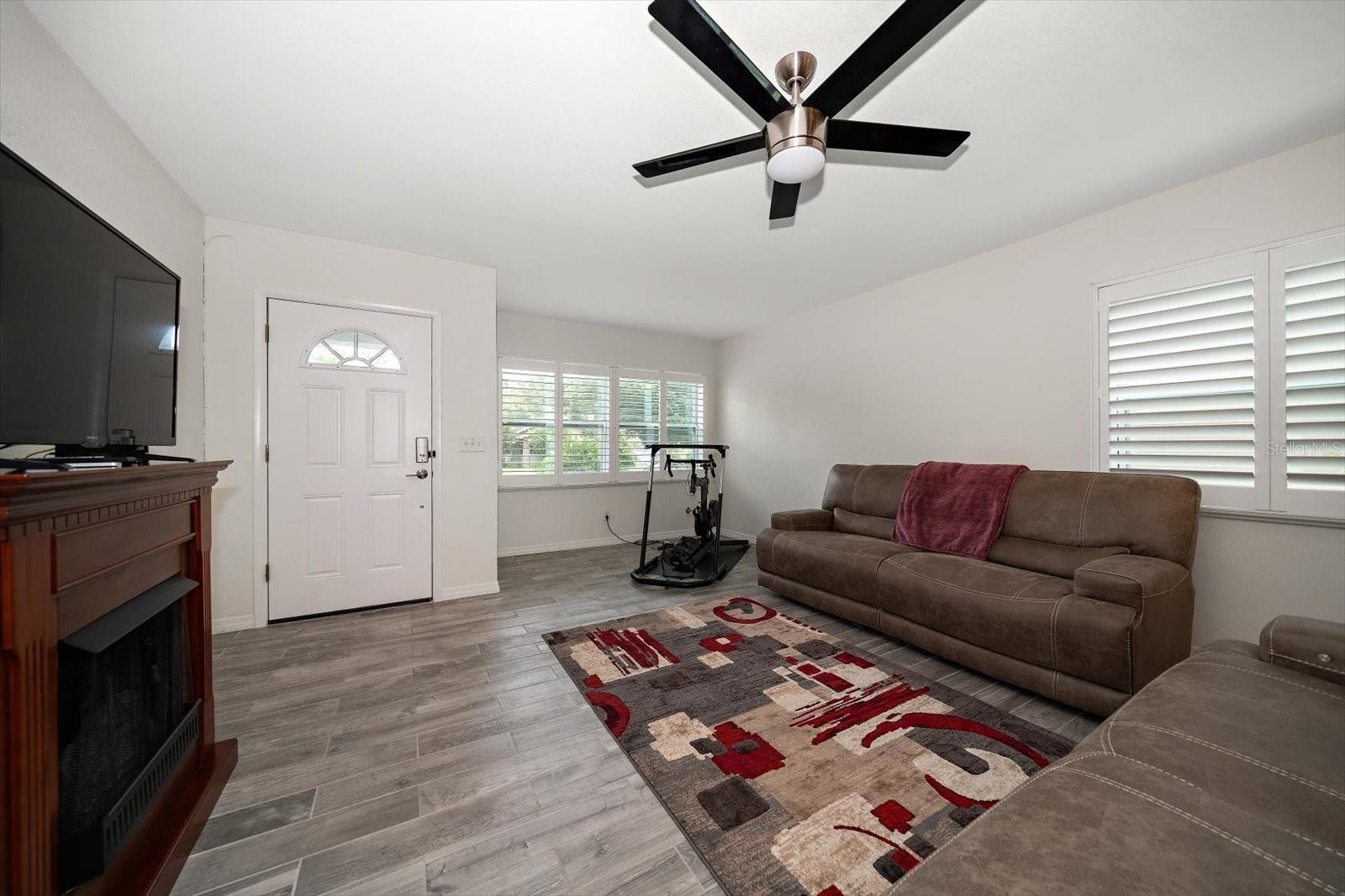 Image 4 of 31 For 520 34th Avenue N