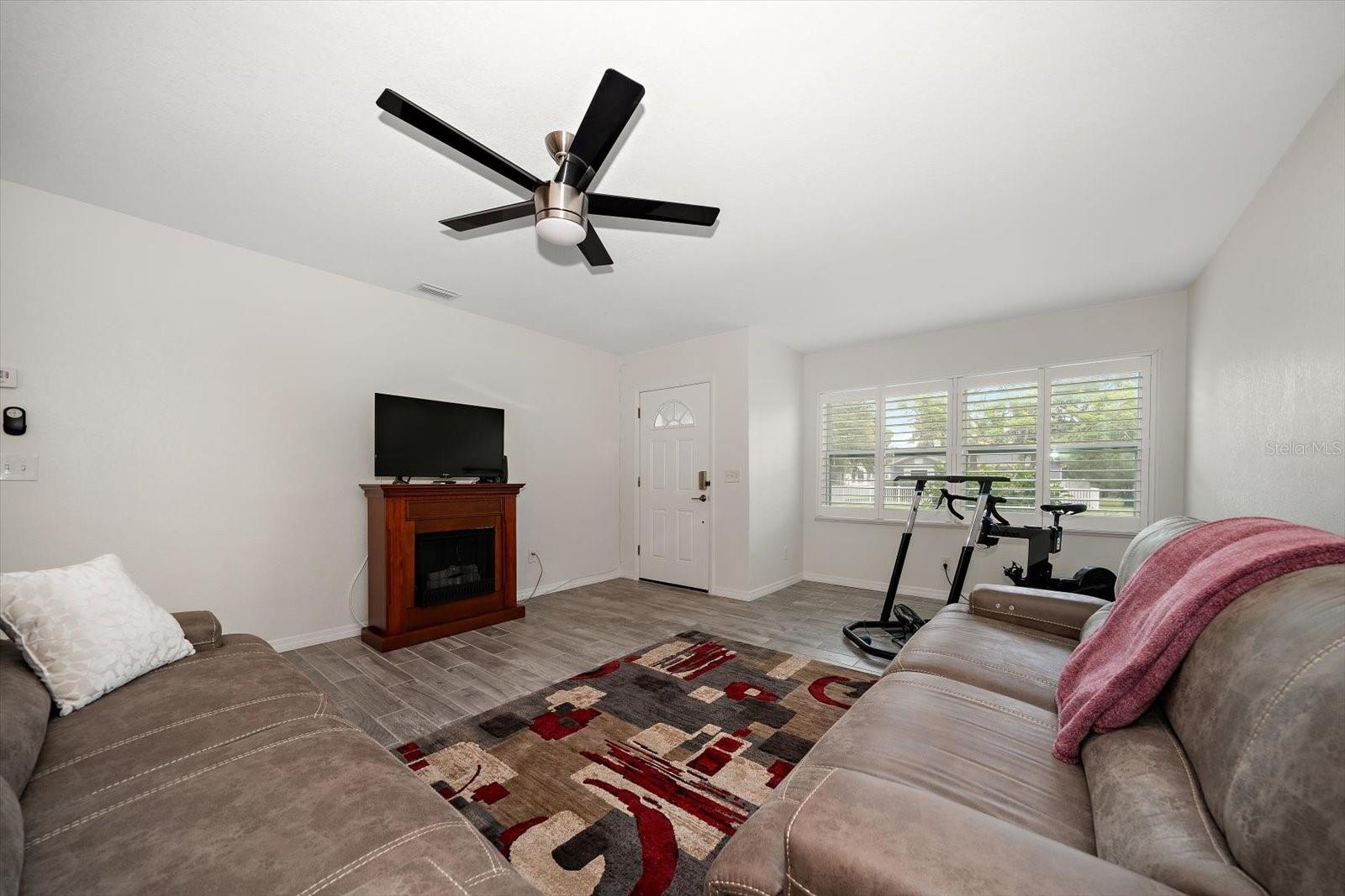 Image 6 of 31 For 520 34th Avenue N