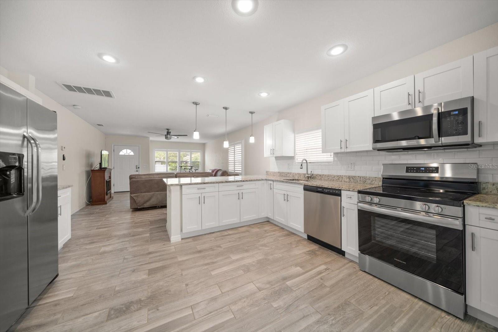 Image 9 of 31 For 520 34th Avenue N
