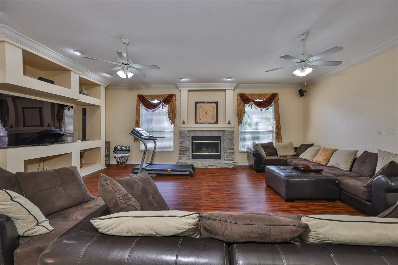 Image 10 of 48 For 2535 Regal River Road