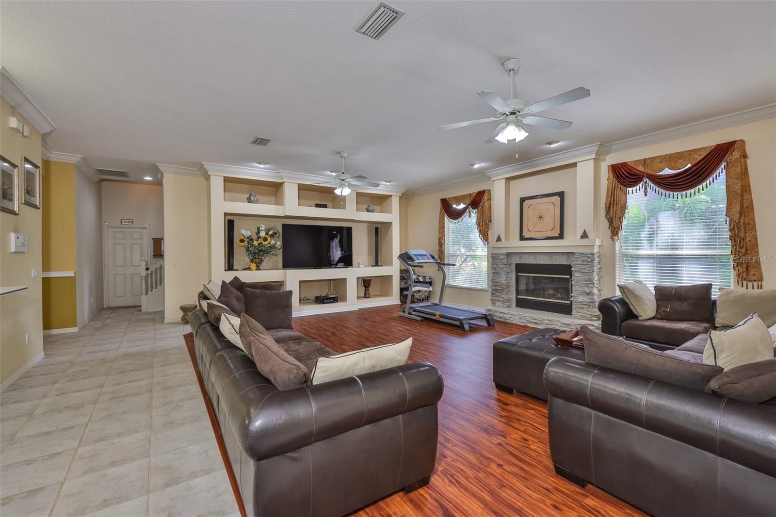 Image 11 of 48 For 2535 Regal River Road