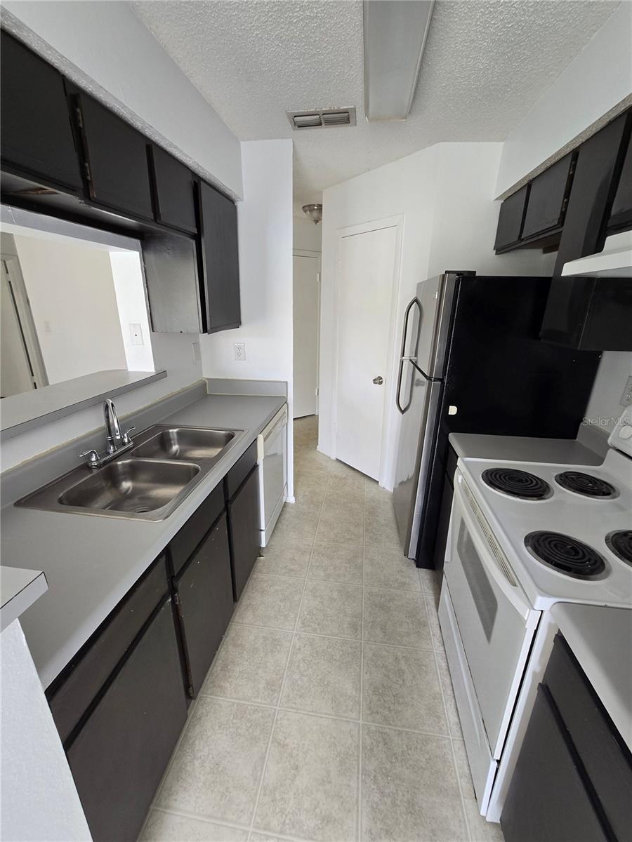 Image 7 of 21 For 8742 Mallard Reserve Drive 203