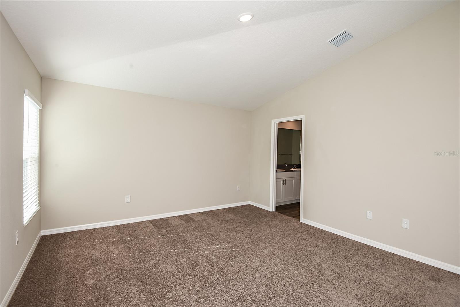 Listing photo id 9 for 36958 Sagemoor Drive