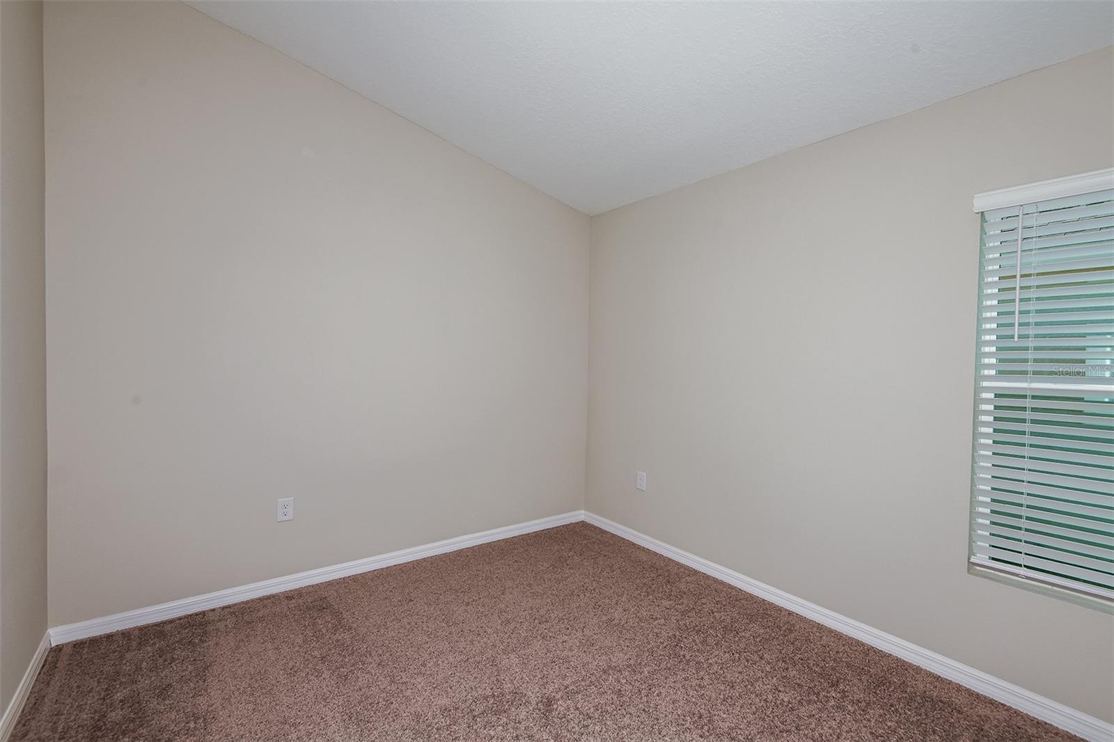 Listing photo id 15 for 36958 Sagemoor Drive