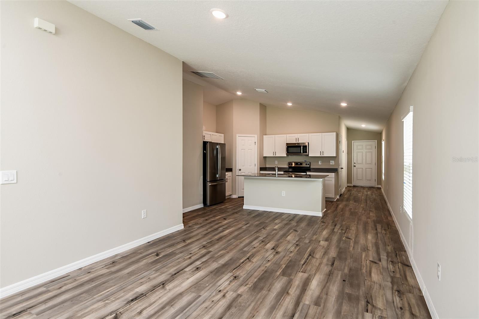 Listing photo id 2 for 36958 Sagemoor Drive
