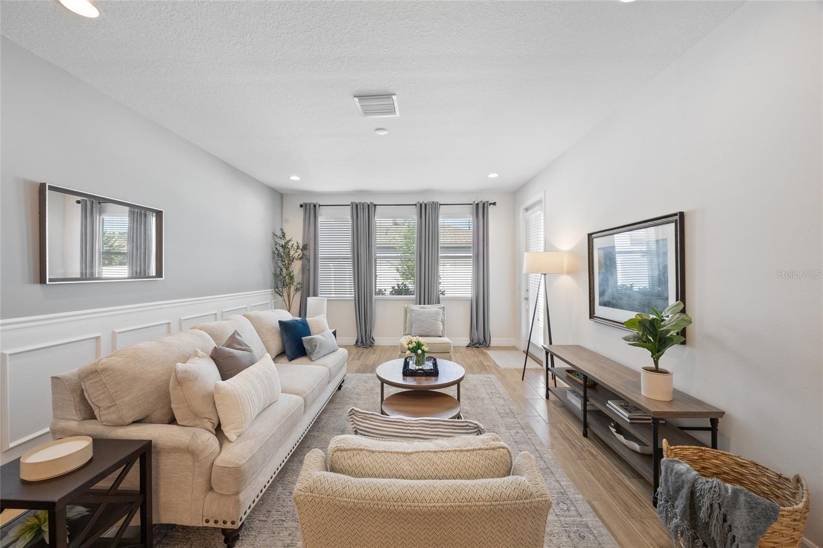 Image 8 of 29 For 288 Villa Corte Drive