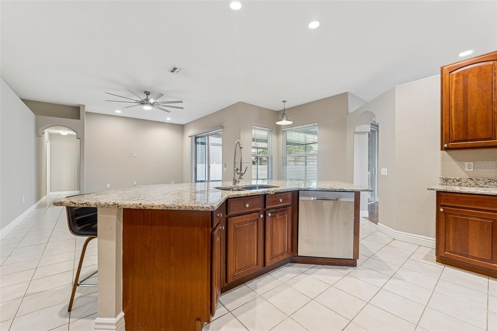 Image 12 of 48 For 25946 Buckthorn Avenue