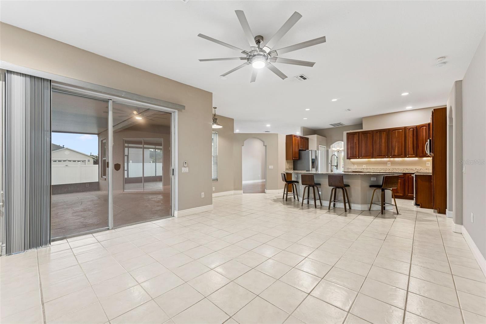 Image 15 of 48 For 25946 Buckthorn Avenue