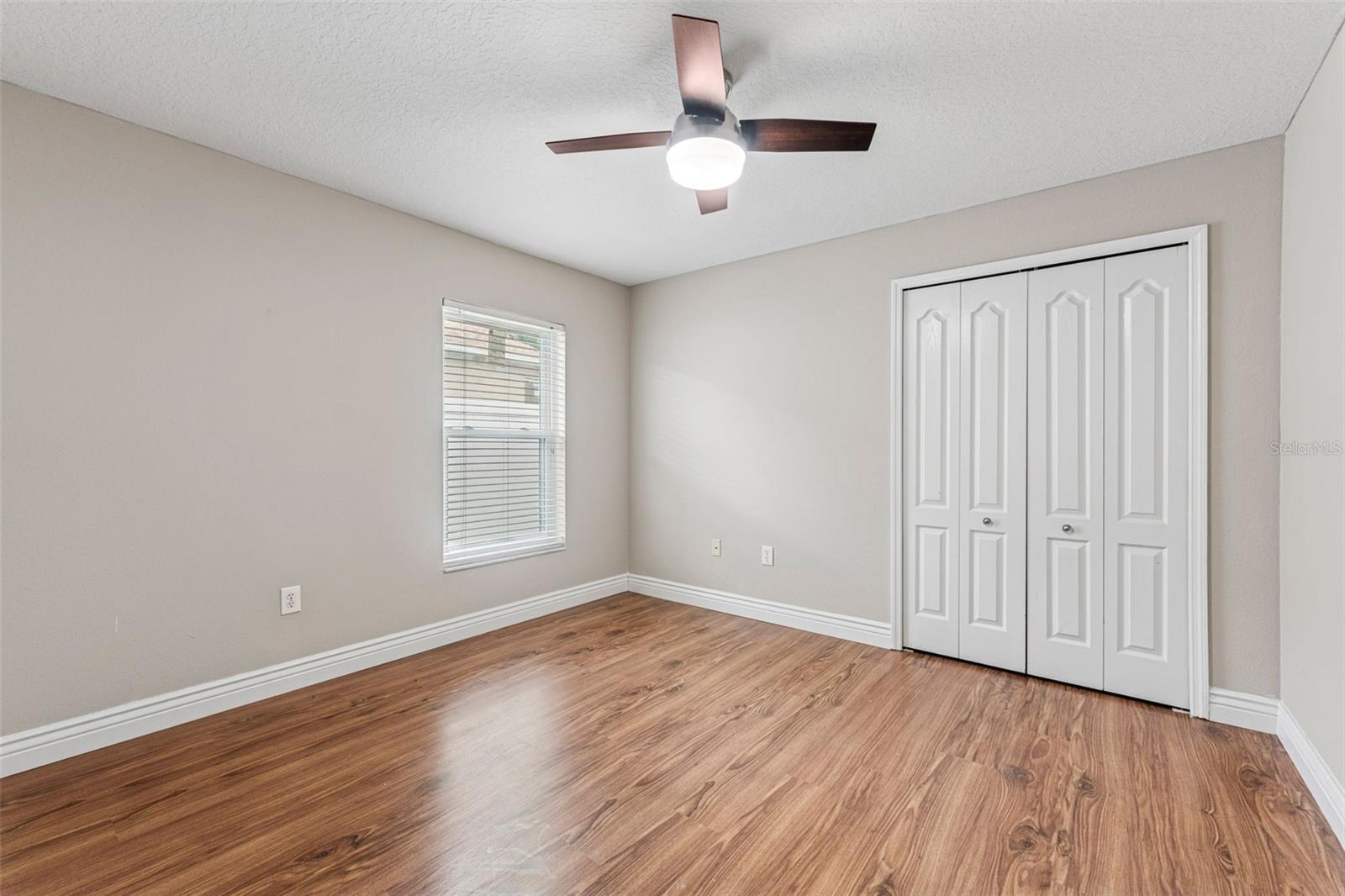 Image 29 of 48 For 25946 Buckthorn Avenue