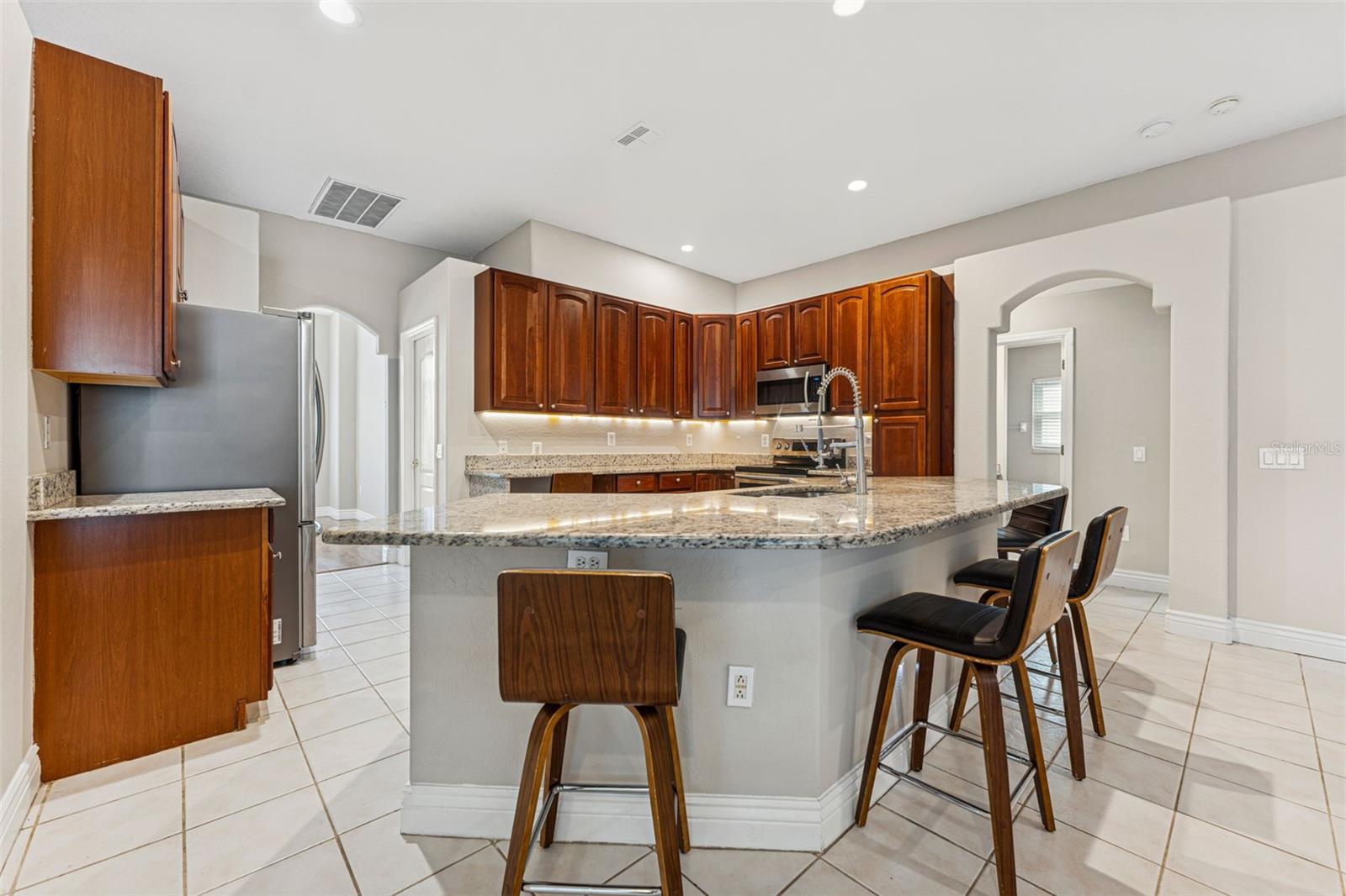 Image 9 of 48 For 25946 Buckthorn Avenue