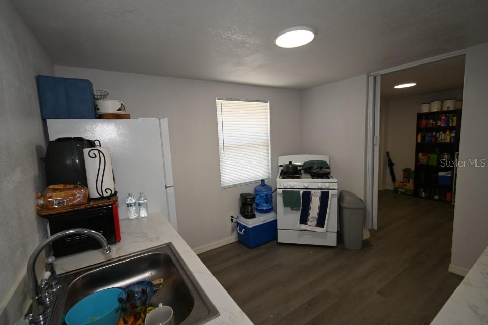 Image 11 of 31 For 11907 Frontage Road