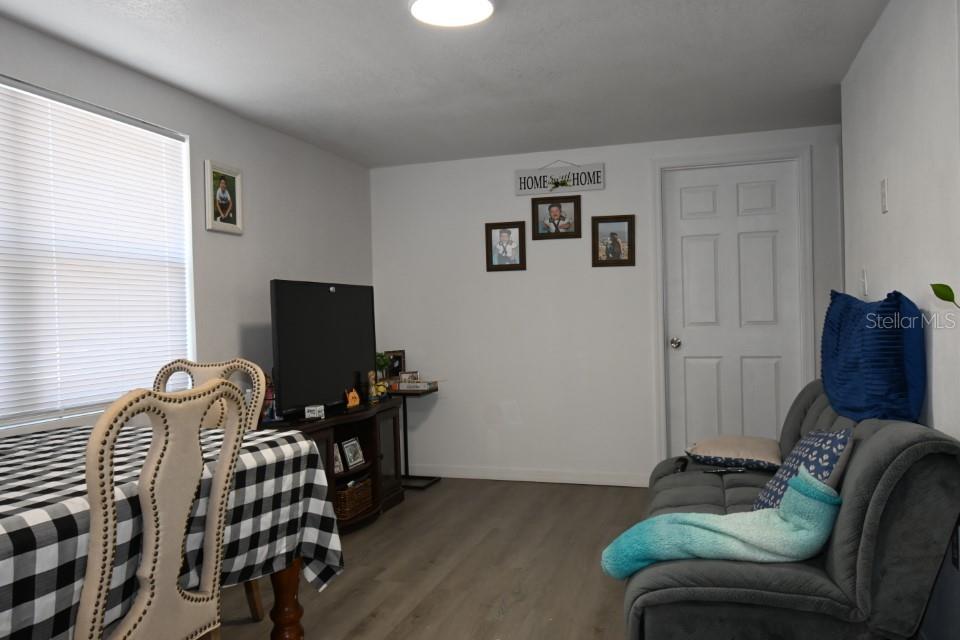 Image 4 of 31 For 11907 Frontage Road
