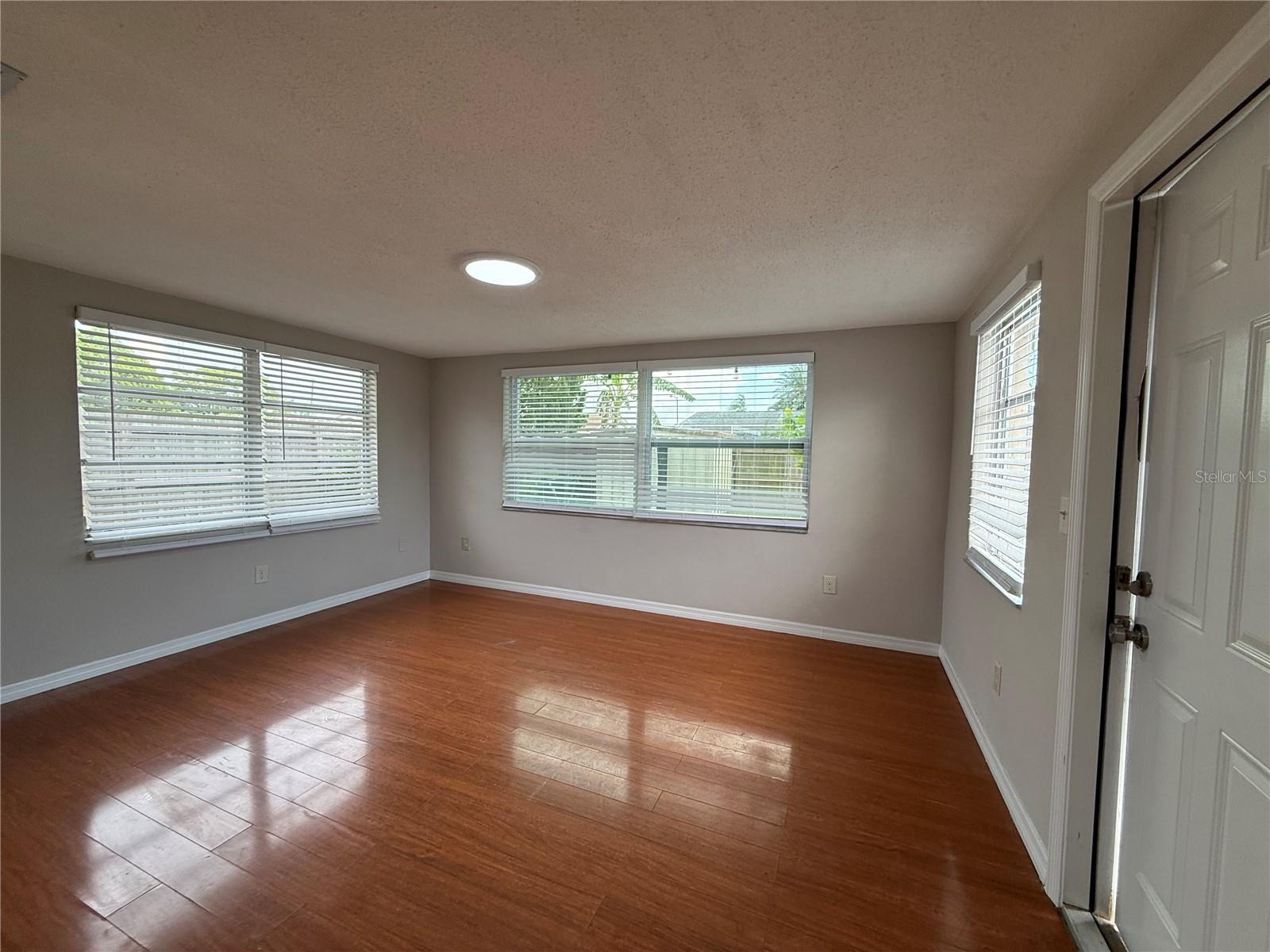 Image 11 of 34 For 9753 Lake Chrise Lane