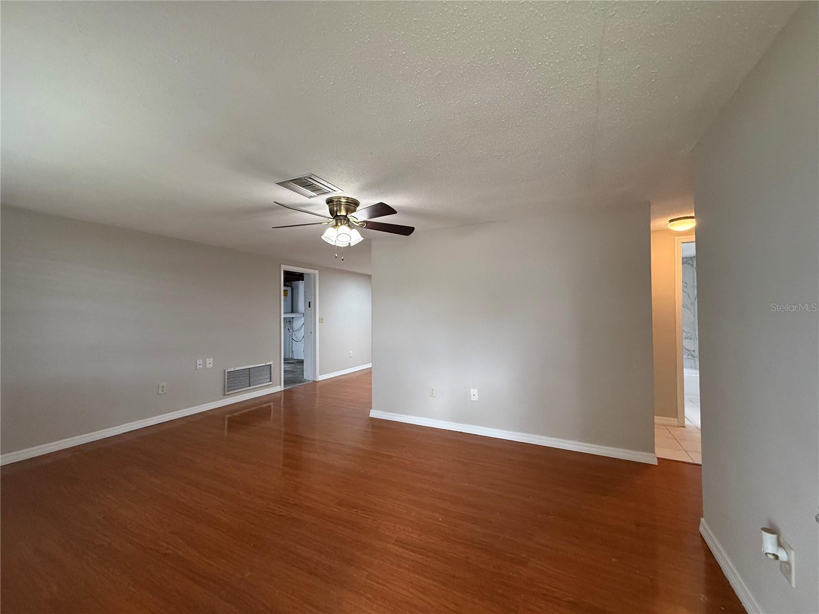 Image 4 of 34 For 9753 Lake Chrise Lane