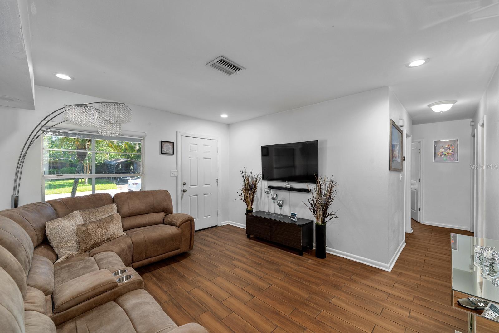 Image 5 of 26 For 7003 Yule Lane
