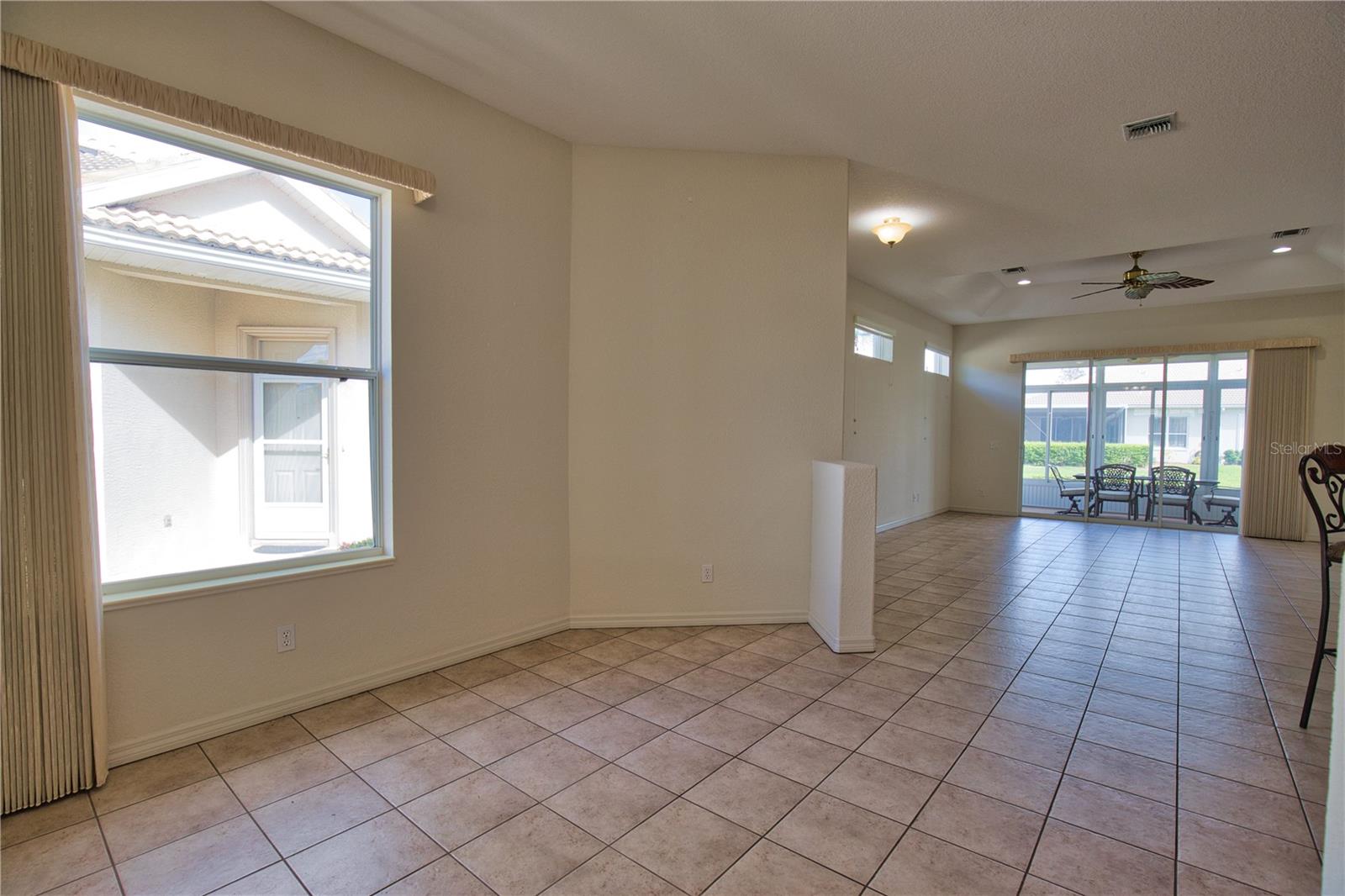 Image 11 of 57 For 8354 Palmetto Court
