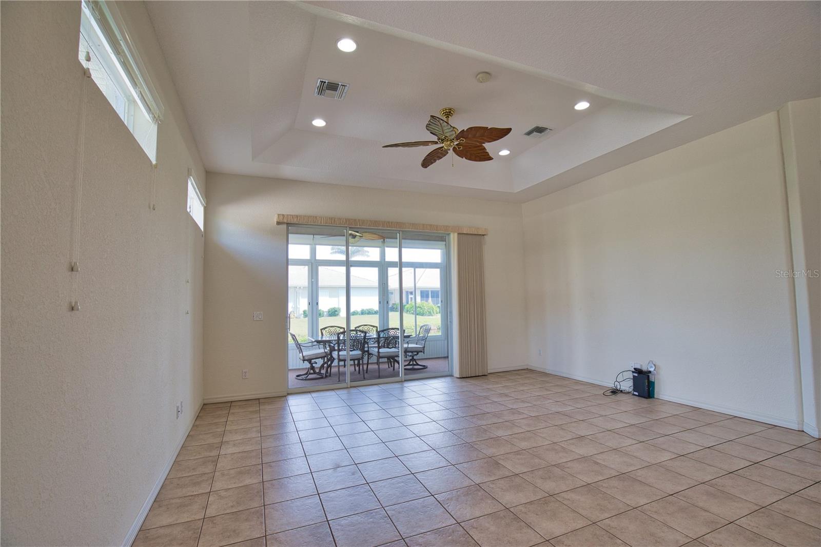 Image 17 of 57 For 8354 Palmetto Court