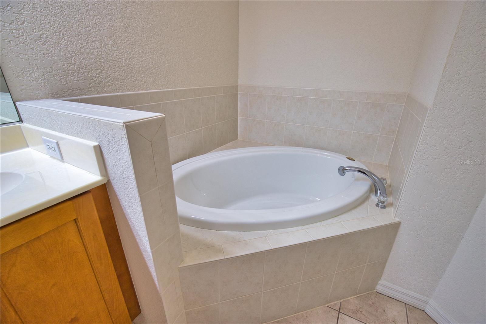 Image 26 of 57 For 8354 Palmetto Court