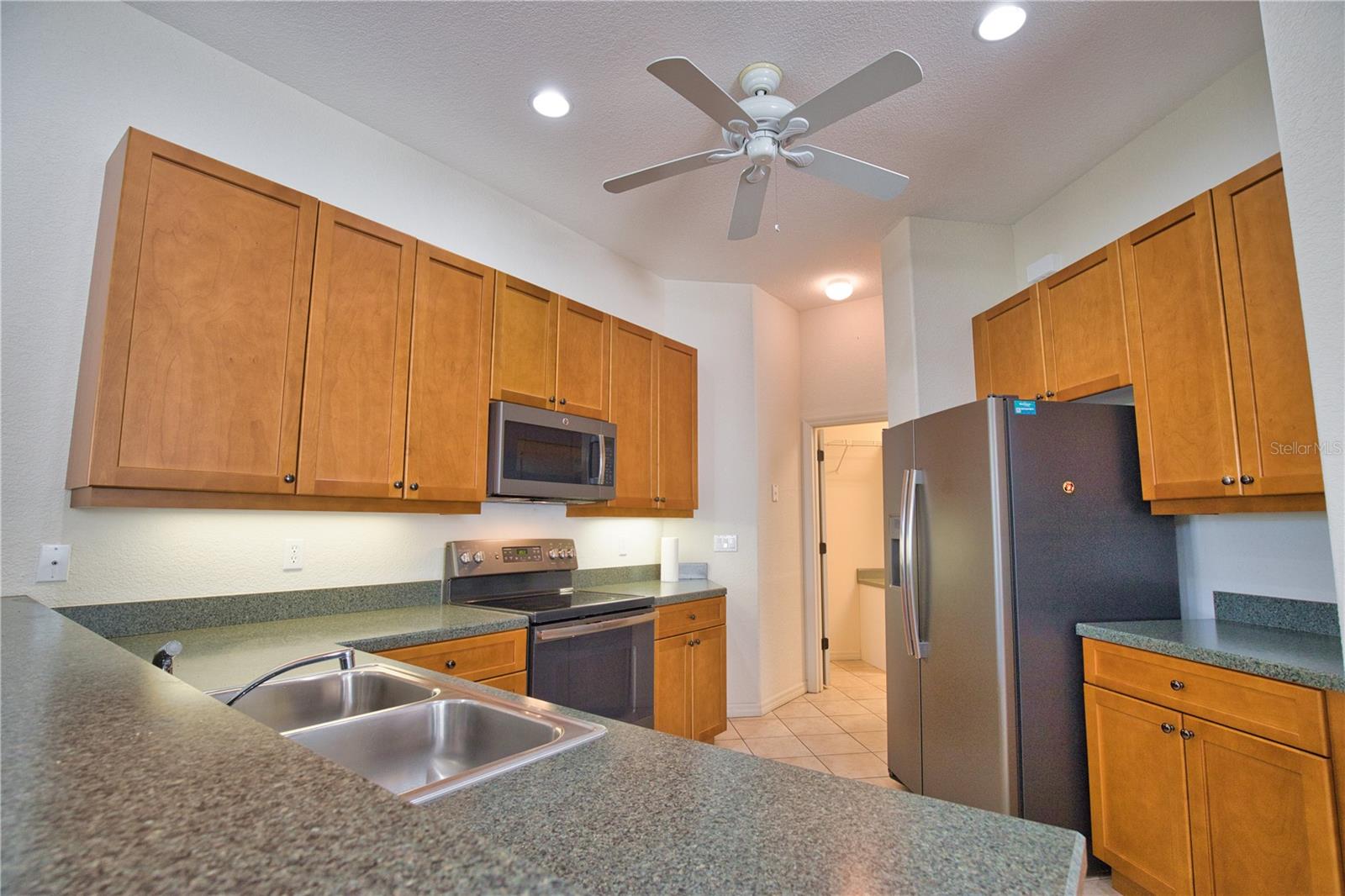 Image 6 of 57 For 8354 Palmetto Court
