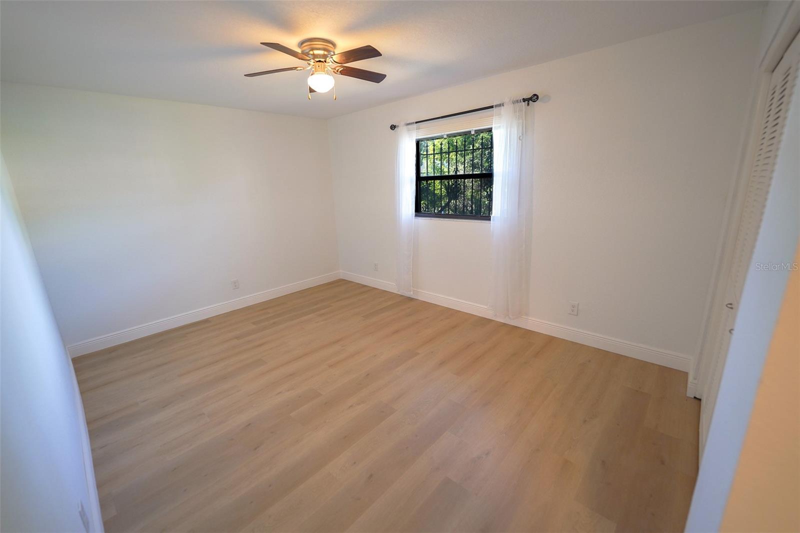 Image 10 of 29 For 10729 Drummond Road