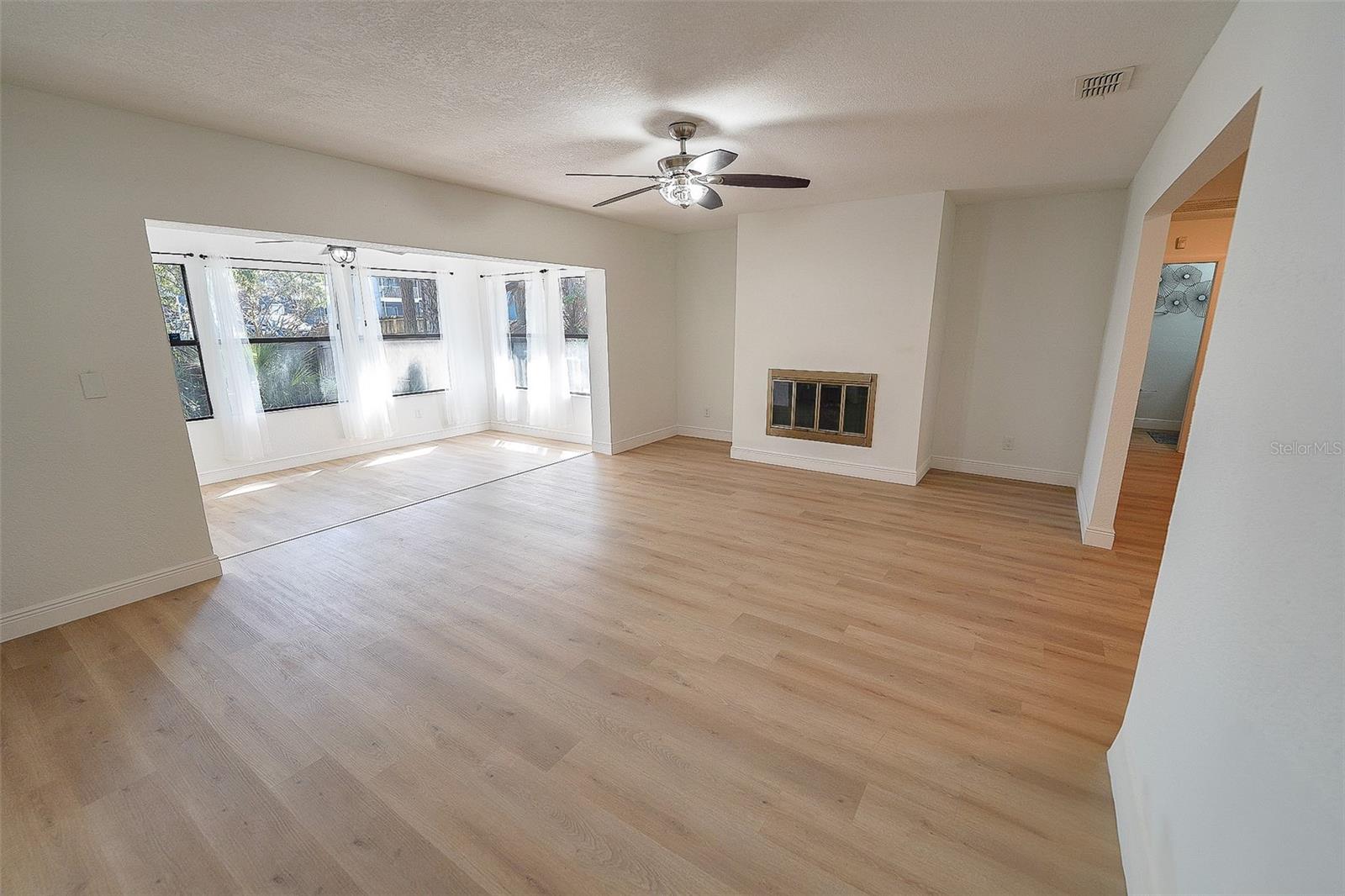 Image 15 of 29 For 10729 Drummond Road