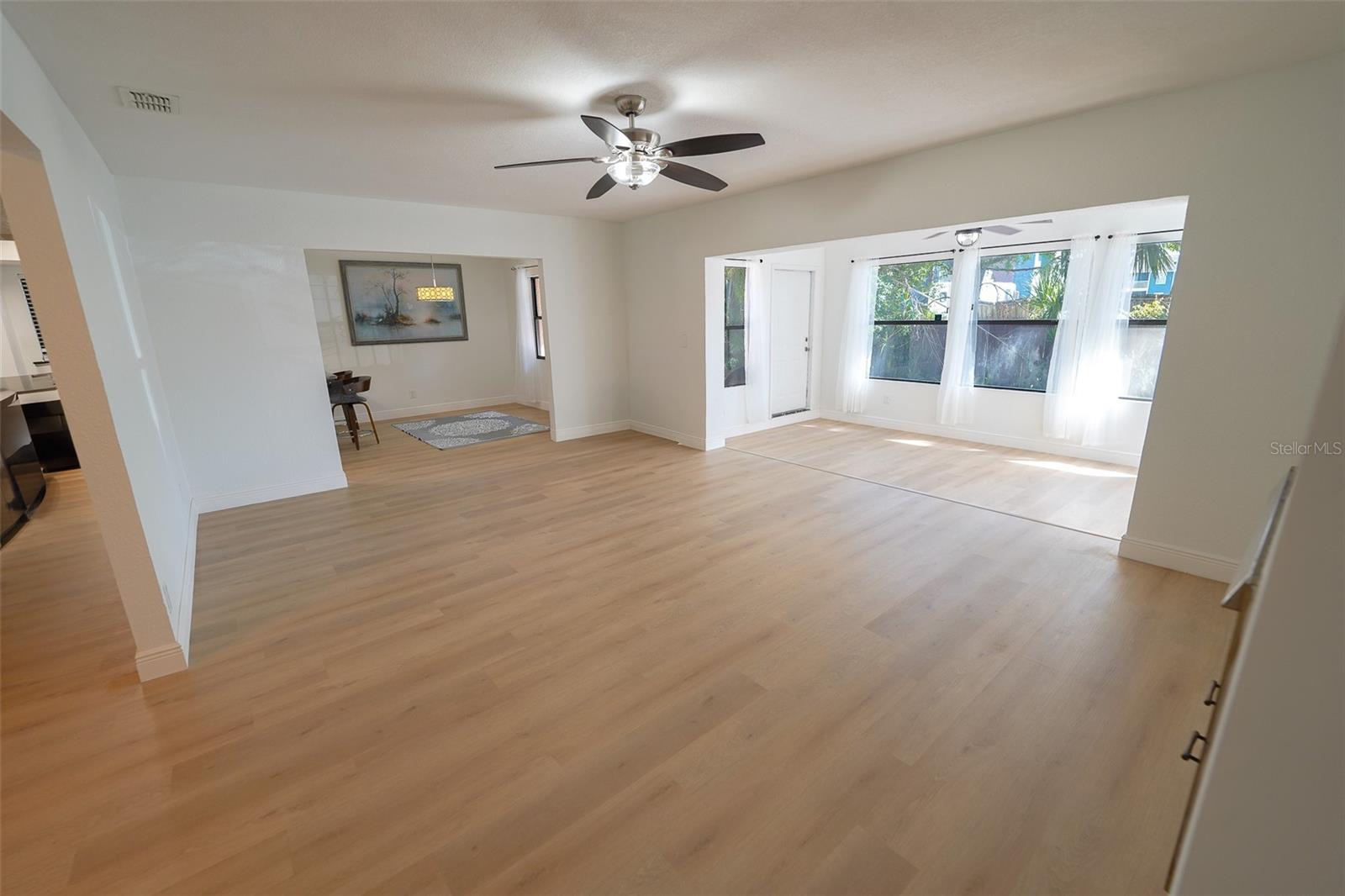 Image 16 of 29 For 10729 Drummond Road