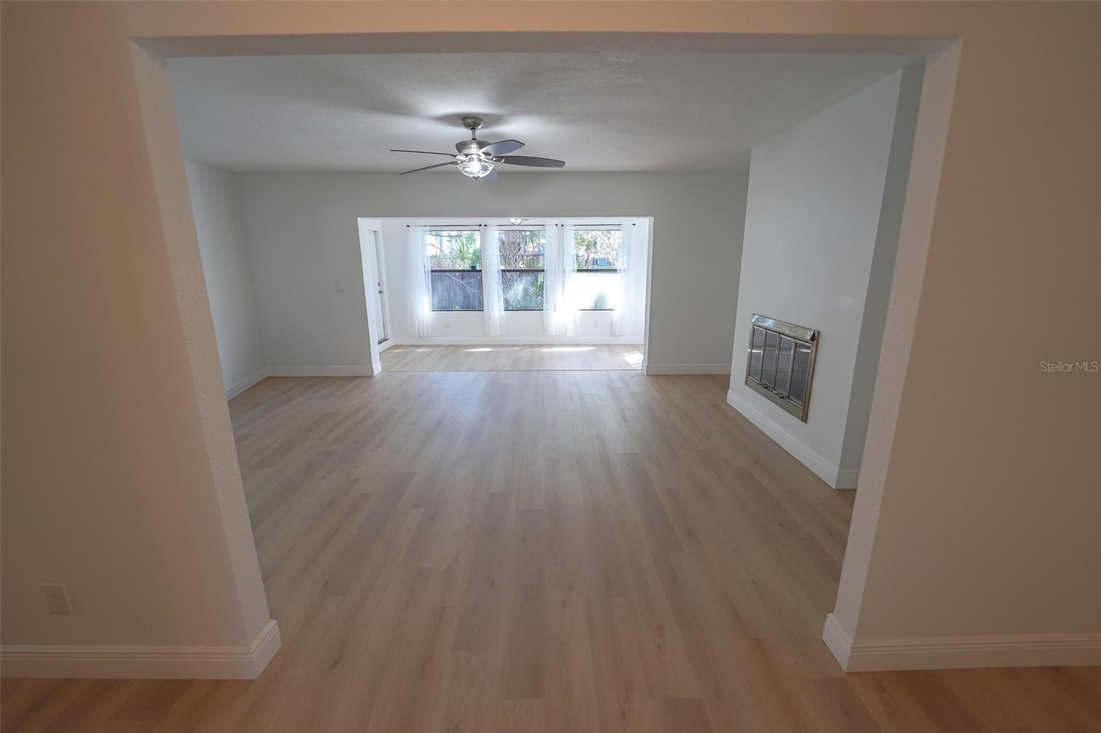 Image 17 of 29 For 10729 Drummond Road