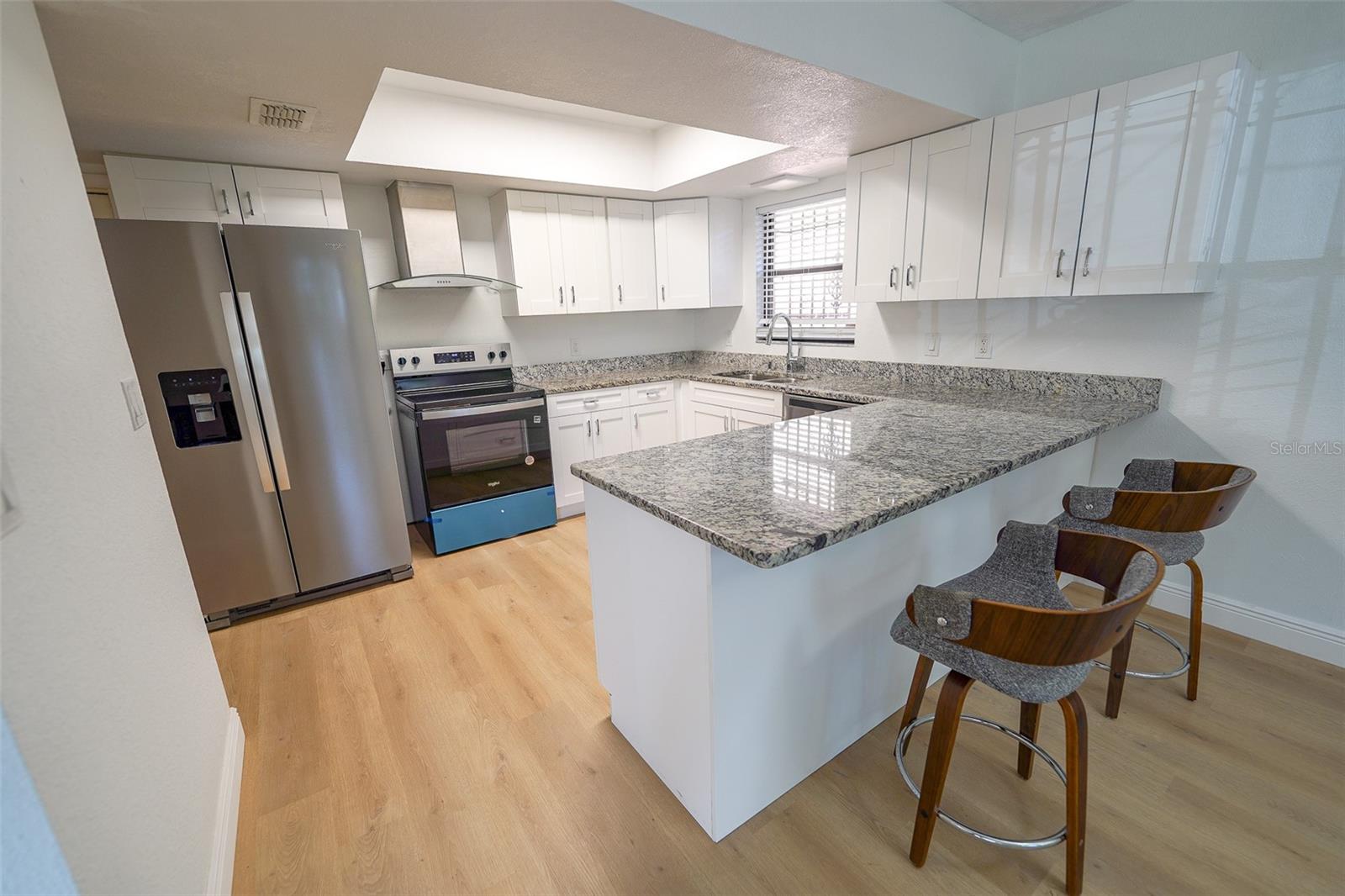 Image 19 of 29 For 10729 Drummond Road