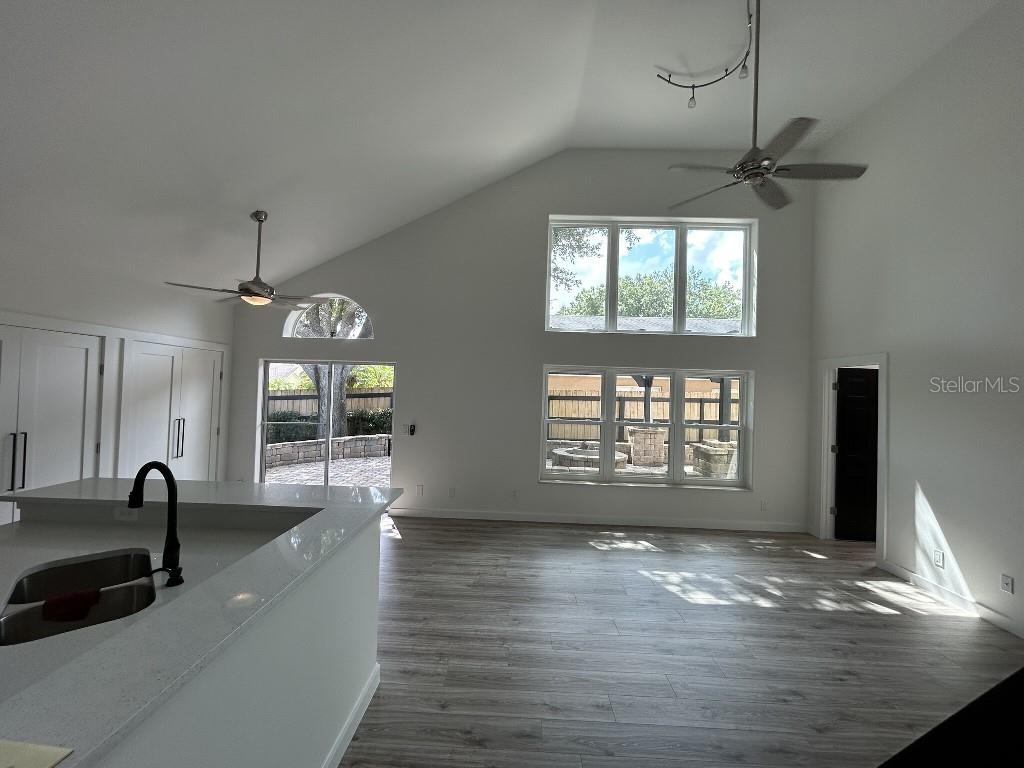 Image 11 of 24 For 13774 Meadowpark Avenue