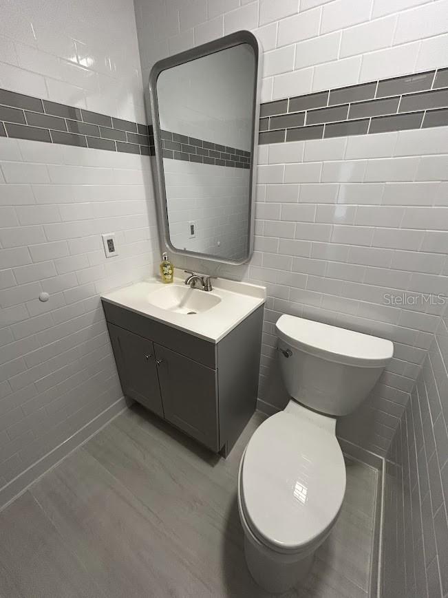 Image 18 of 24 For 13774 Meadowpark Avenue