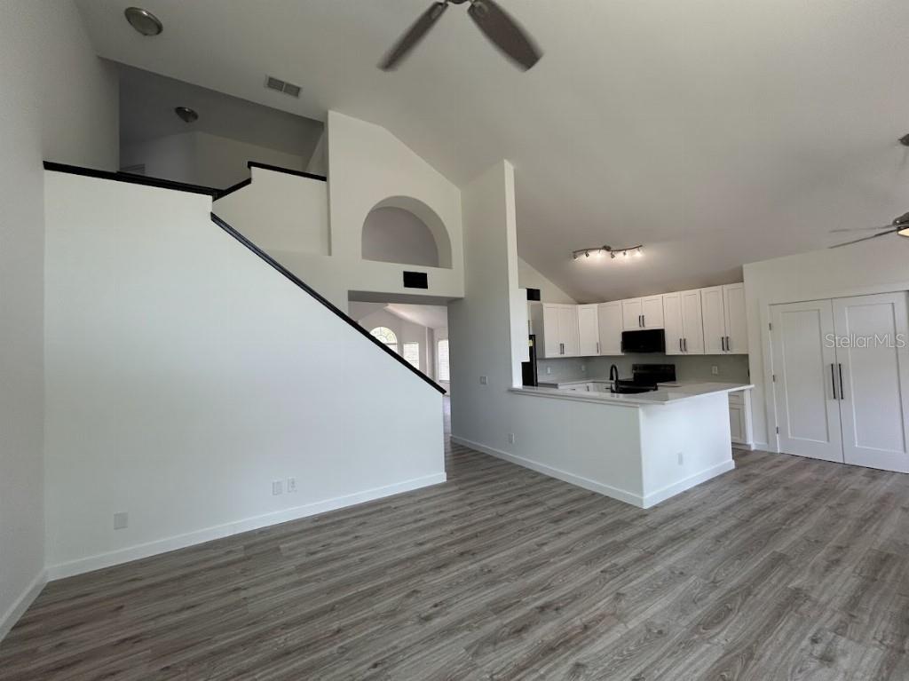 Image 4 of 24 For 13774 Meadowpark Avenue