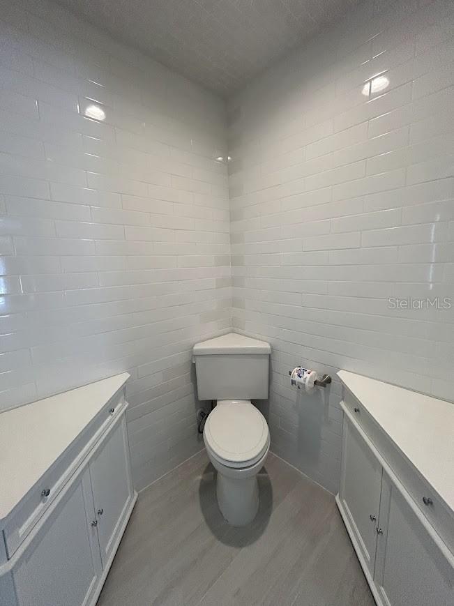 Image 7 of 24 For 13774 Meadowpark Avenue