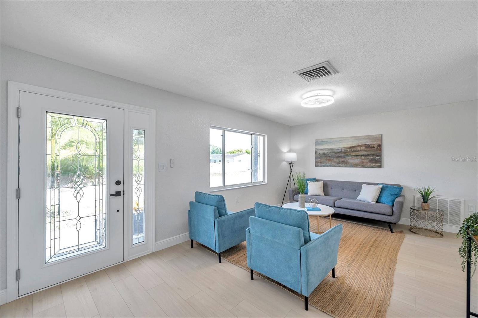 Image 14 of 45 For 8045 Colton Drive