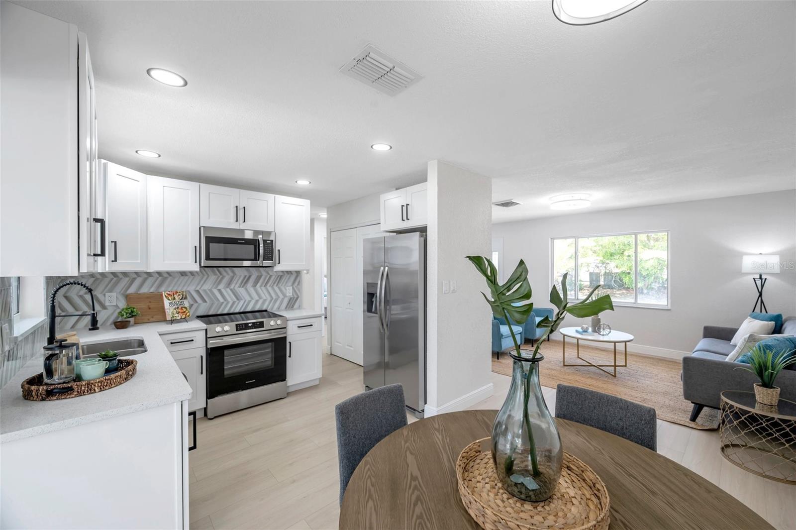 Image 4 of 45 For 8045 Colton Drive