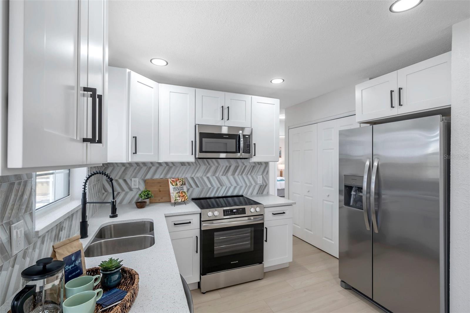 Image 5 of 45 For 8045 Colton Drive