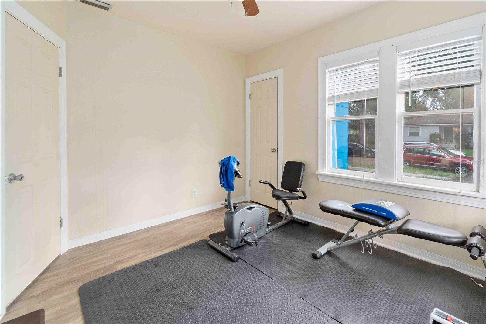 Image 13 of 30 For 4411 3rd Avenue S