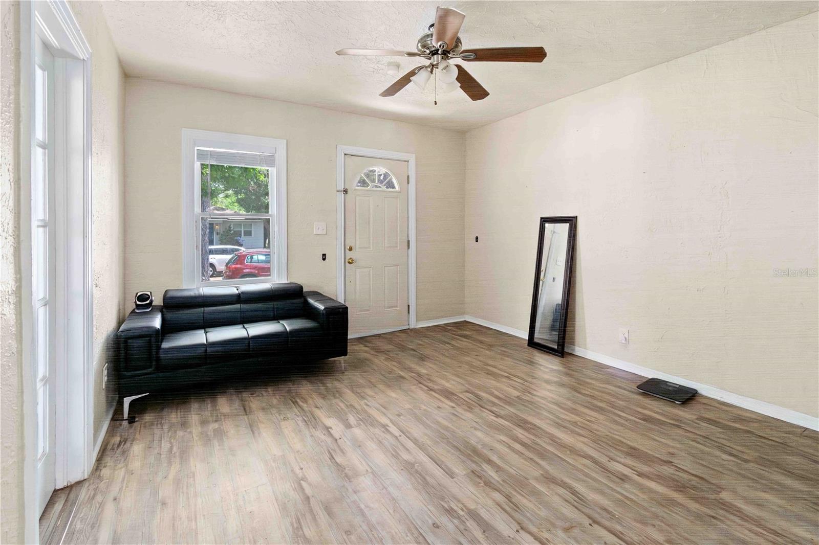 Image 6 of 30 For 4411 3rd Avenue S