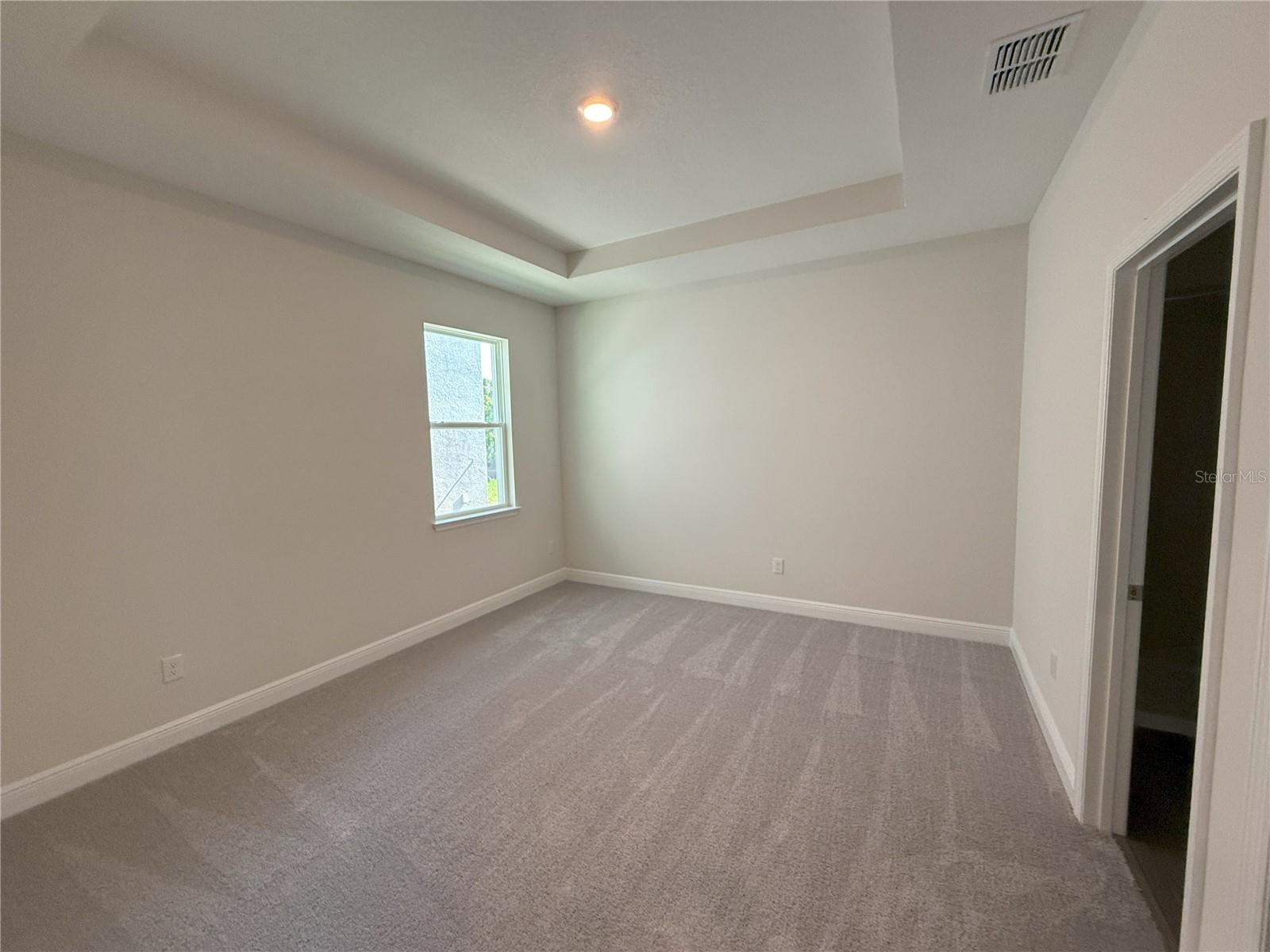 Listing photo id 13 for 2113 Warren Acres Boulevard
