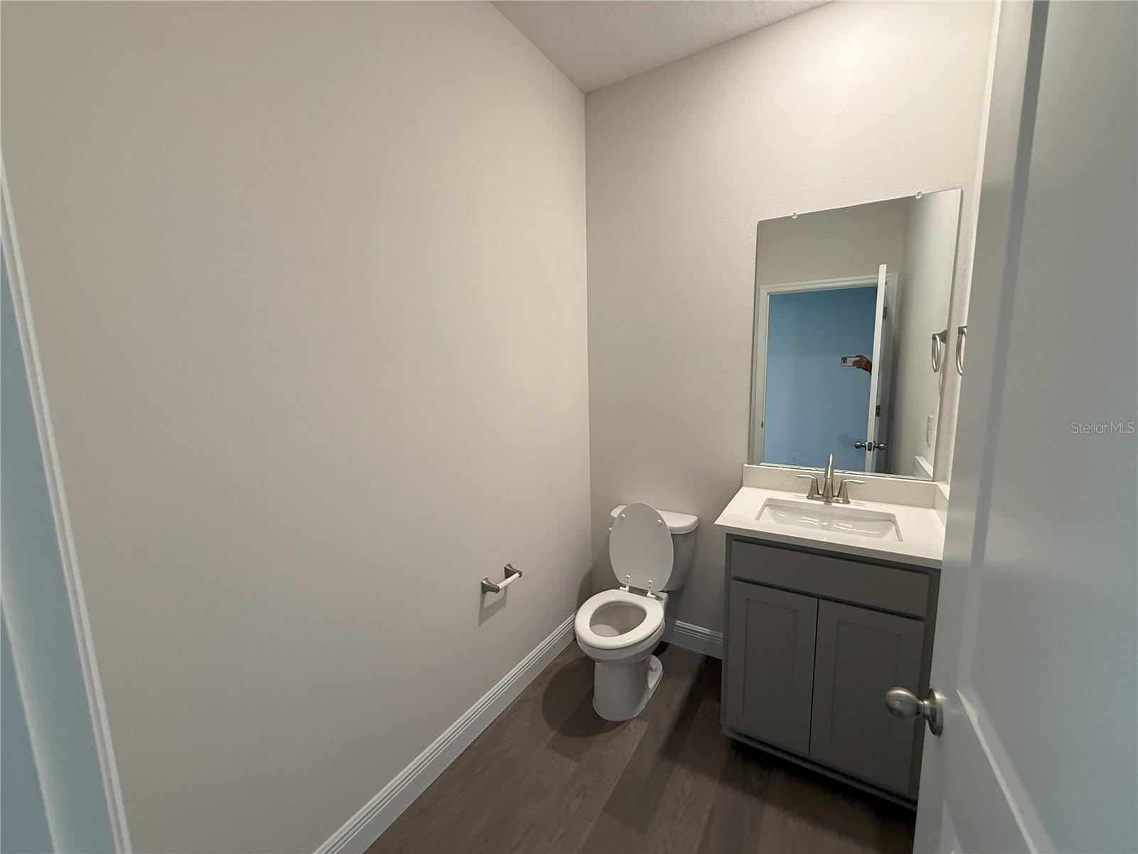 Listing photo id 17 for 2113 Warren Acres Boulevard