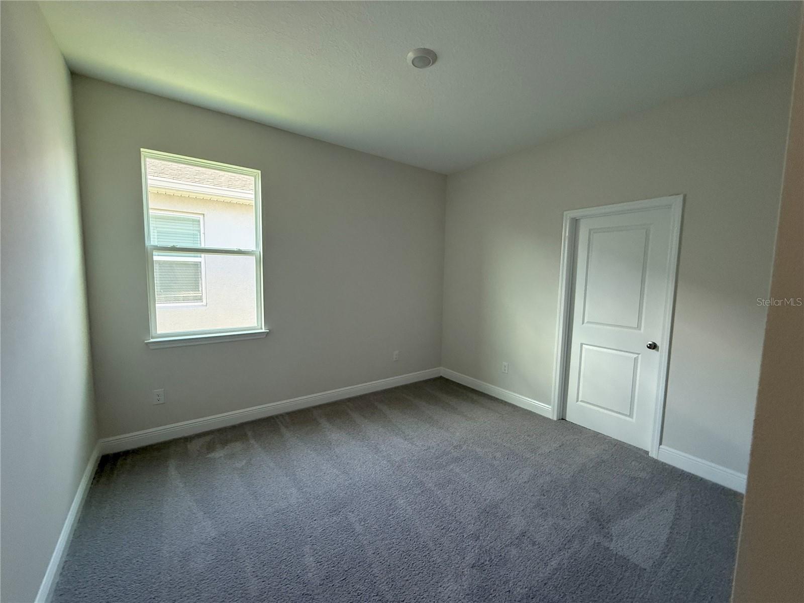 Listing photo id 18 for 2113 Warren Acres Boulevard