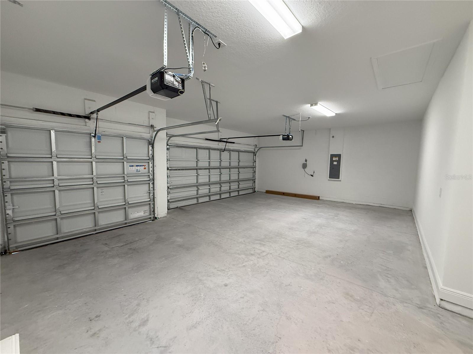 Listing photo id 19 for 2113 Warren Acres Boulevard
