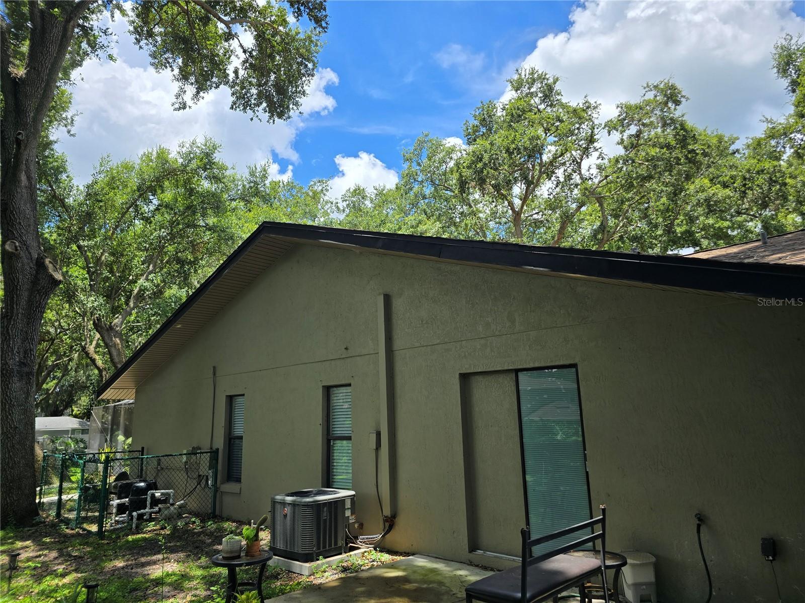 Image 12 of 23 For 909 Heatherbrook Drive