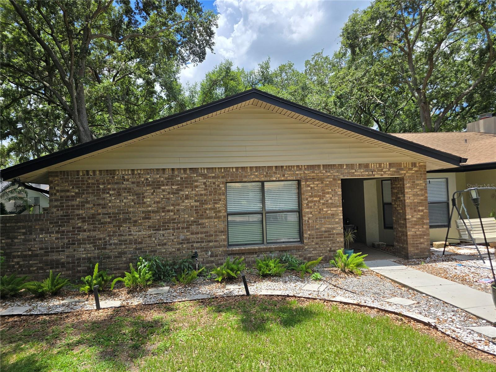 Image 13 of 23 For 909 Heatherbrook Drive