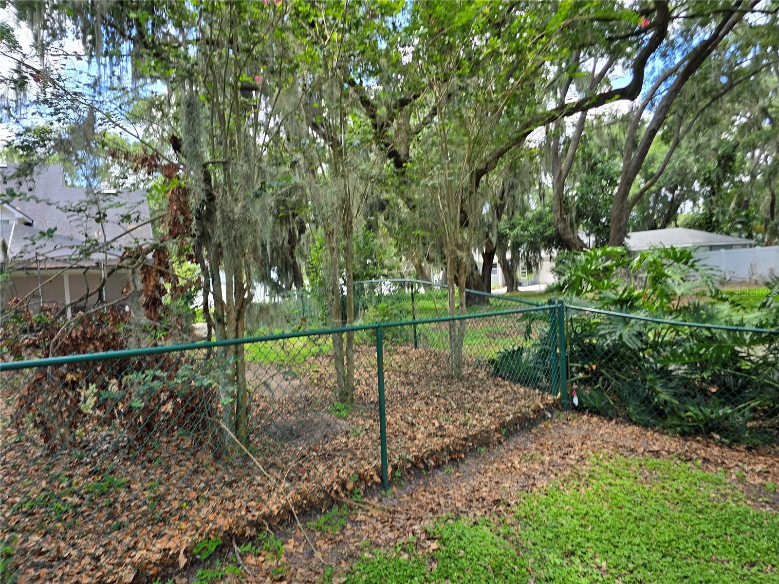 Image 3 of 23 For 909 Heatherbrook Drive
